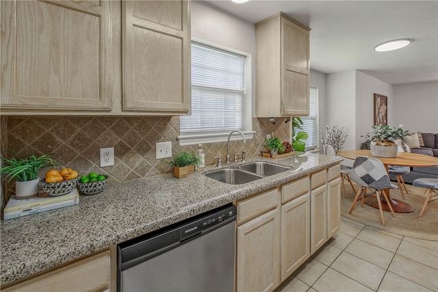 1128-1136 Gridiron Drive, College Station, TX 77840