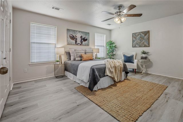 1128-1136 Gridiron Drive, College Station, TX 77840