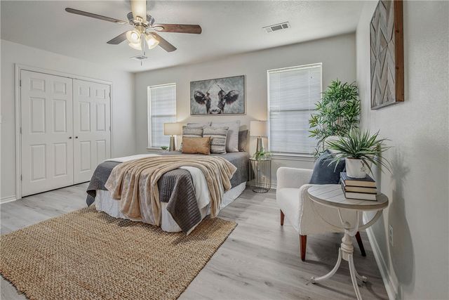 1128-1136 Gridiron Drive, College Station, TX 77840