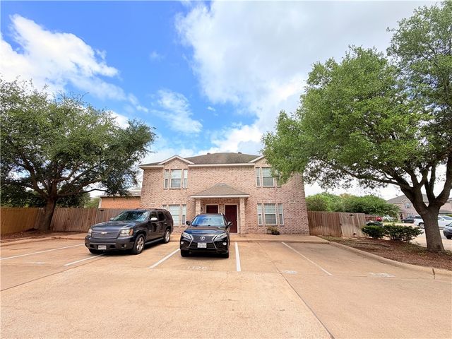 1128-1136 Gridiron Drive, College Station, TX 77840
