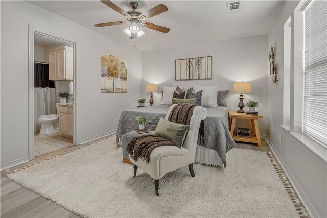 1128-1136 Gridiron Drive, College Station, TX 77840