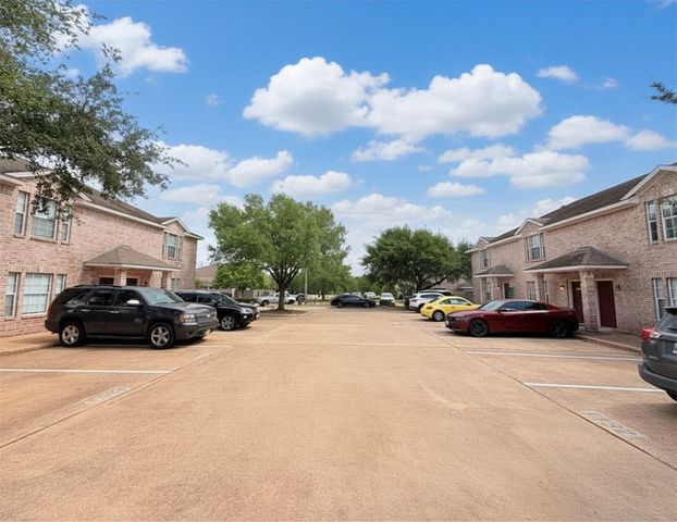 1128-1136 Gridiron Drive, College Station, TX 77840