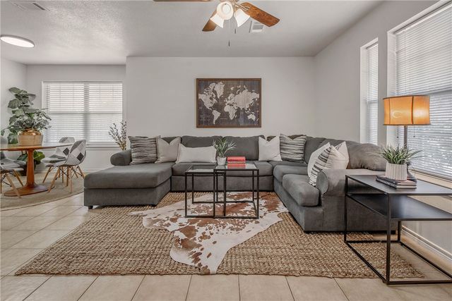 1128-1136 Gridiron Drive, College Station, TX 77840