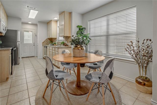 1128-1136 Gridiron Drive, College Station, TX 77840