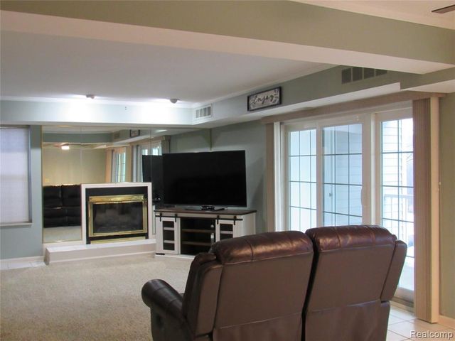 3565 S Port Cove Drive 63, Waterford, MI 48328