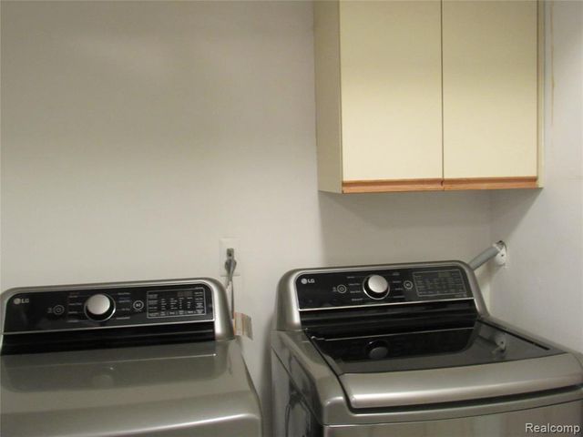 3565 S Port Cove Drive 63, Waterford, MI 48328