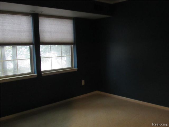 3565 S Port Cove Drive 63, Waterford, MI 48328