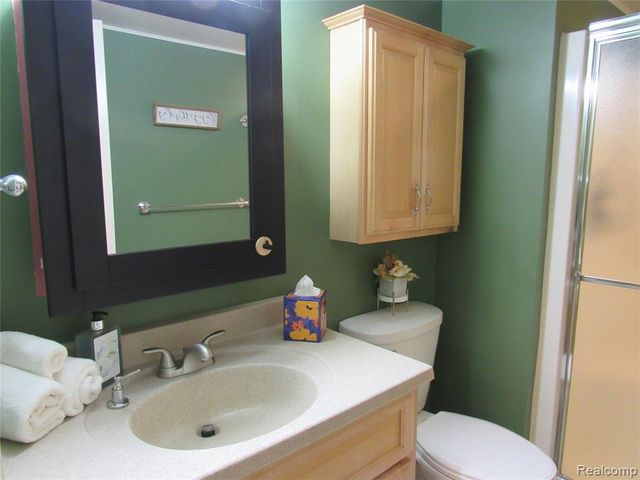 3565 S Port Cove Drive 63, Waterford, MI 48328