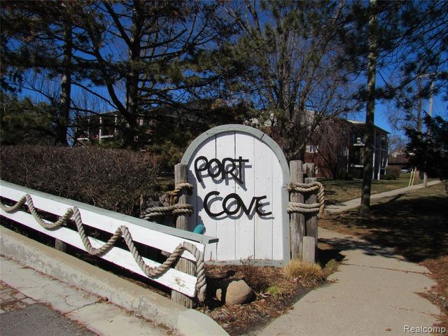 3565 S Port Cove Drive 63, Waterford, MI 48328