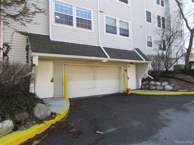 3565 S Port Cove Drive 63, Waterford, MI 48328