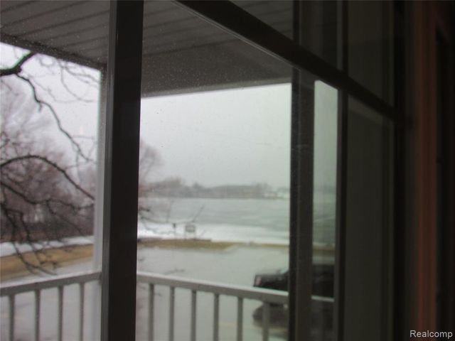 3565 S Port Cove Drive 63, Waterford, MI 48328