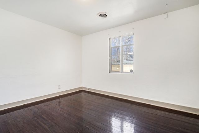 1101 Pear Drive SW, Albuquerque, NM 87105