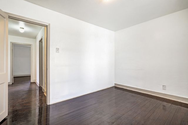 1101 Pear Drive SW, Albuquerque, NM 87105