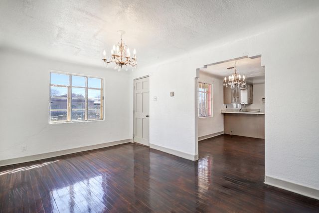 1101 Pear Drive SW, Albuquerque, NM 87105