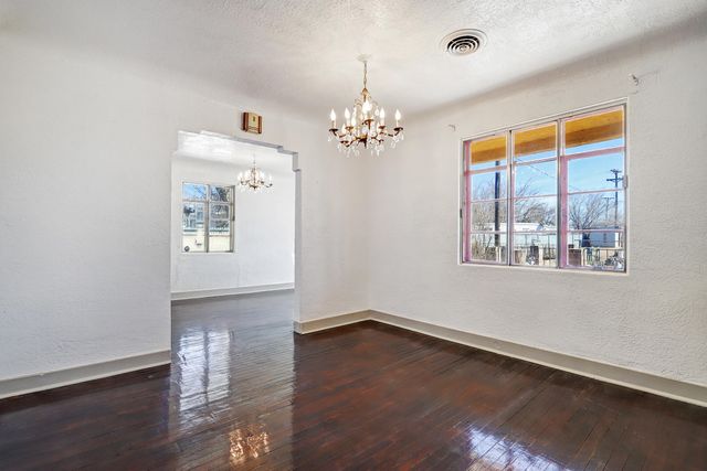 1101 Pear Drive SW, Albuquerque, NM 87105