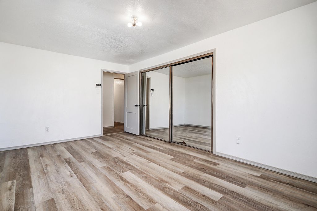 Image 20 of property listing at 1101 Pear Drive SW, Albuquerque, NM 87105