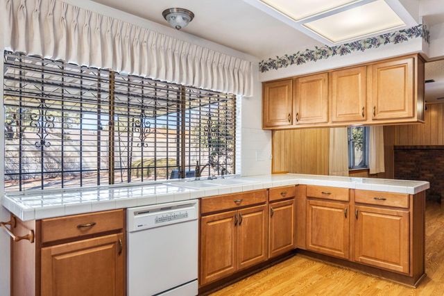 3737 Mount Rainier Drive NE, Albuquerque, NM 87111