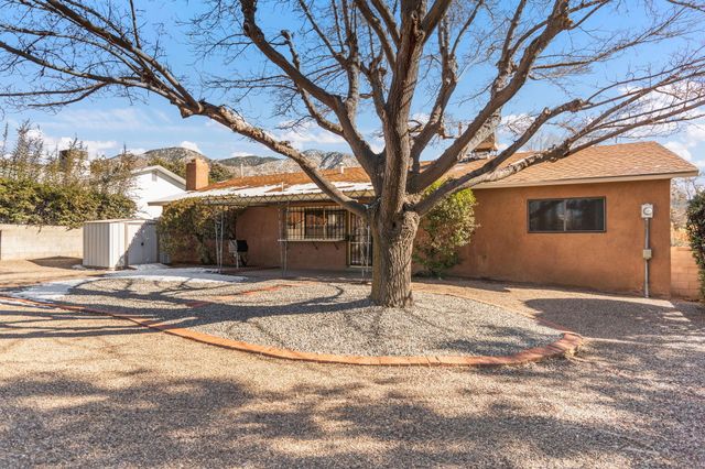 3737 Mount Rainier Drive NE, Albuquerque, NM 87111