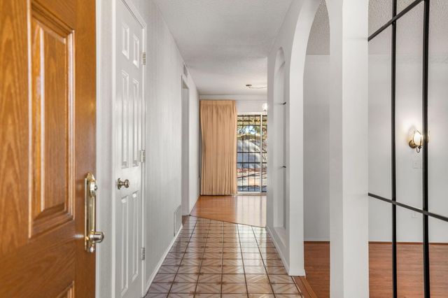 3737 Mount Rainier Drive NE, Albuquerque, NM 87111