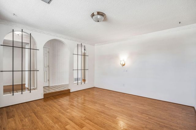 3737 Mount Rainier Drive NE, Albuquerque, NM 87111