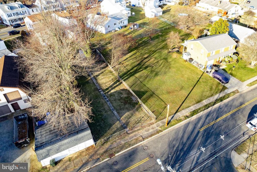 707 COLUMBUS RD, BURLINGTON, NJ 08016 — exterior