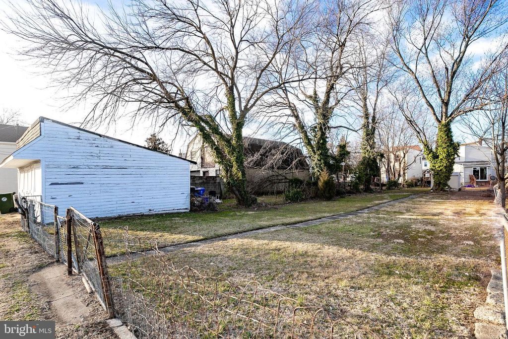 707 COLUMBUS RD, BURLINGTON, NJ 08016 — photo 2