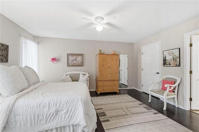 3011 Cedar Crest Drive B, Independence, MO 64057