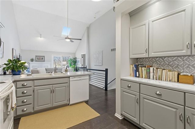 3011 Cedar Crest Drive B, Independence, MO 64057