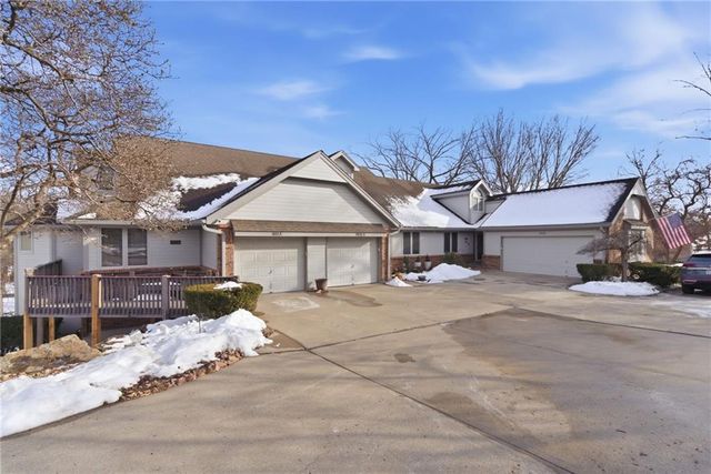 3011 Cedar Crest Drive B, Independence, MO 64057