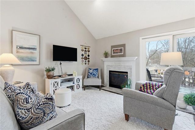 3011 Cedar Crest Drive B, Independence, MO 64057