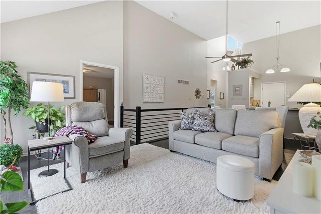 3011 Cedar Crest Drive B, Independence, MO 64057