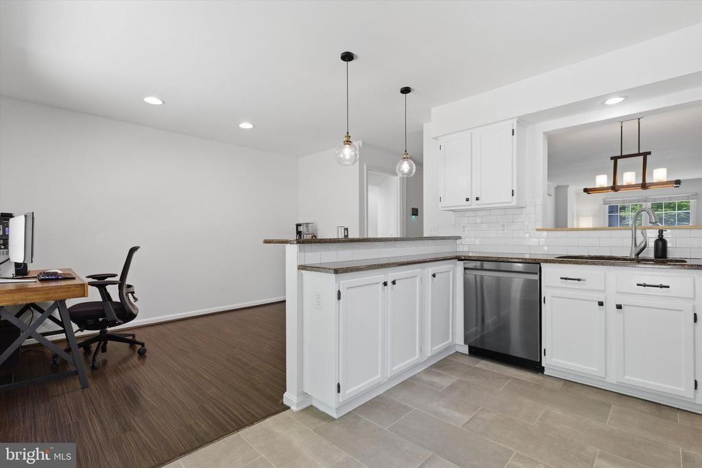Image 14 of property listing at 9212 BURLEY LN, Laurel, MD 20723