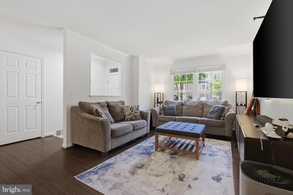 Image 5 of property listing at 9212 BURLEY LN, Laurel, MD 20723