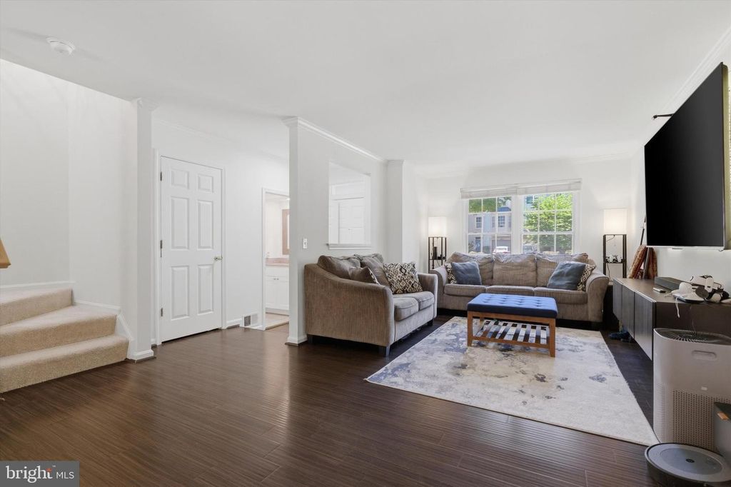 Image 6 of property listing at 9212 BURLEY LN, Laurel, MD 20723