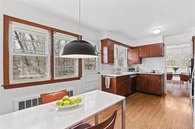 15 Laurel Road, Pound Ridge, NY 10576