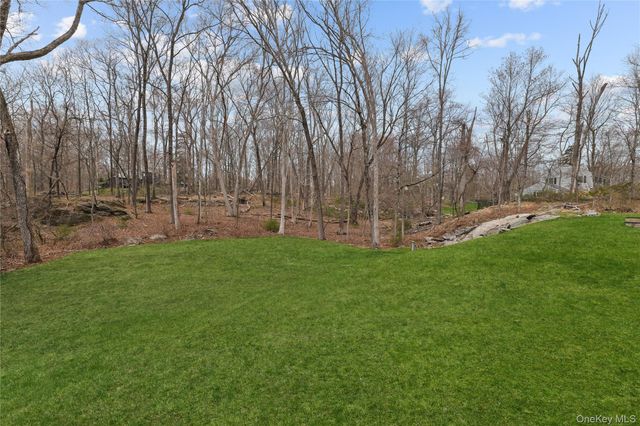 15 Laurel Road, Pound Ridge, NY 10576