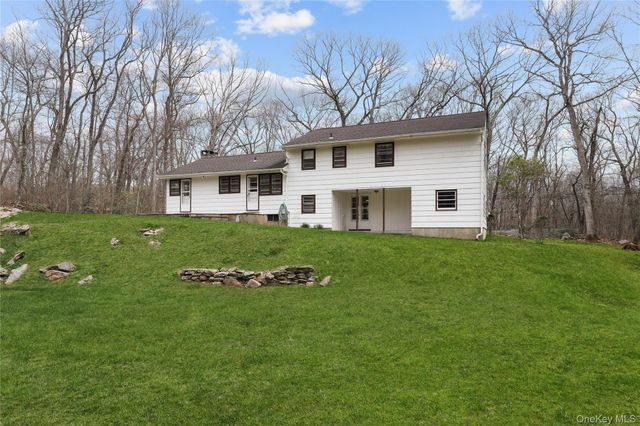 15 Laurel Road, Pound Ridge, NY 10576