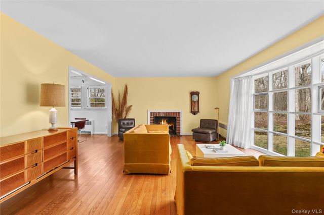 15 Laurel Road, Pound Ridge, NY 10576