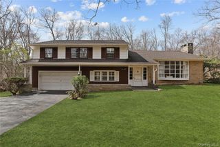 15 Laurel Road, Pound Ridge, NY 10576