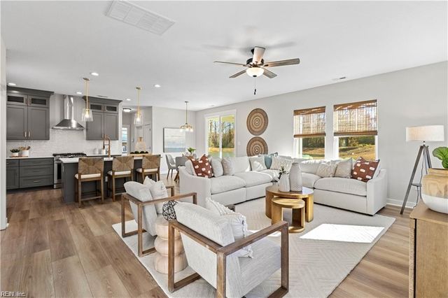 700 Argyll ST, Chesapeake, VA 23320