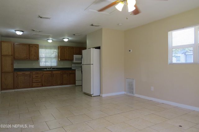 1717 LINDSEY Road, Jacksonville, FL 32221