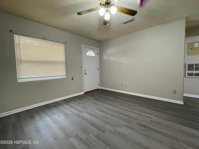 1717 LINDSEY Road, Jacksonville, FL 32221