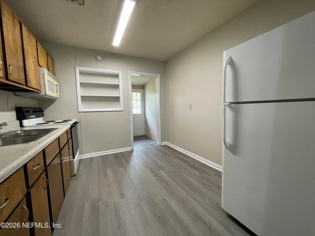 1717 LINDSEY Road, Jacksonville, FL 32221