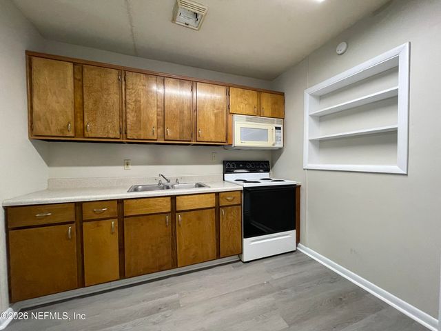 1717 LINDSEY Road, Jacksonville, FL 32221