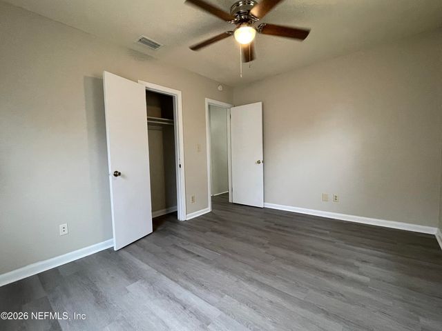 1717 LINDSEY Road, Jacksonville, FL 32221