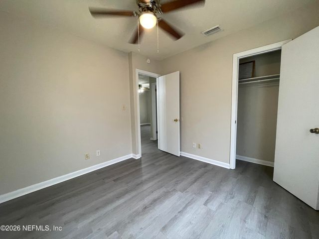 1717 LINDSEY Road, Jacksonville, FL 32221