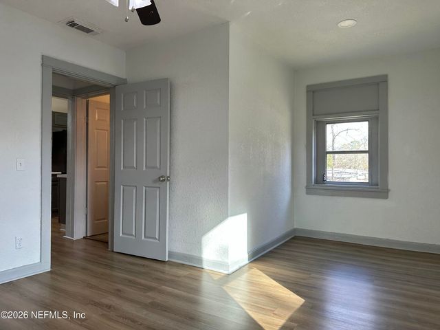 1717 LINDSEY Road, Jacksonville, FL 32221