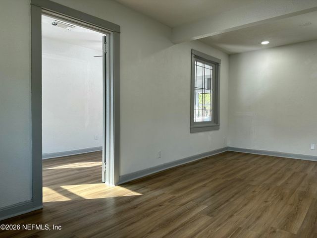 1717 LINDSEY Road, Jacksonville, FL 32221