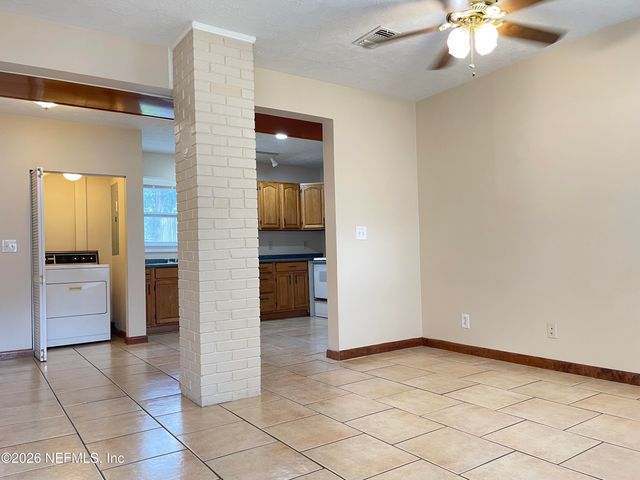 1717 LINDSEY Road, Jacksonville, FL 32221