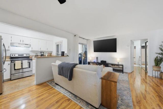 1385 Caminito Gabaldon E, San Diego, CA 92108